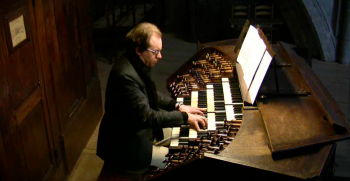 Organist Peter Van de Velde an der Pierre Schyven Orgel der Kathedrale von Antwerpen