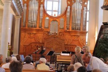 Voll besetzte Reihen in der Ev. reformierten Kirche Trogen am 17.8.2012